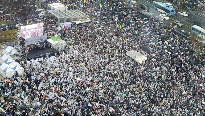 老铺黄金凭啥成港股“股价一哥”,49494949今晚开奖结果香,展开计划实施_AR版V8.79